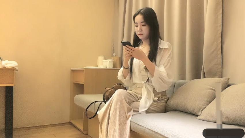 【糖心探花】- 被衣服束缚了颜值的外围女上门服务口交96上位快速抽插