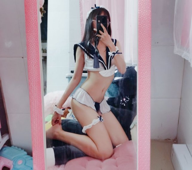 #冯珊珊 新任务挑战和闺蜜全裸天桥露出