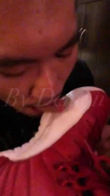 痞帅奴调教舔脚