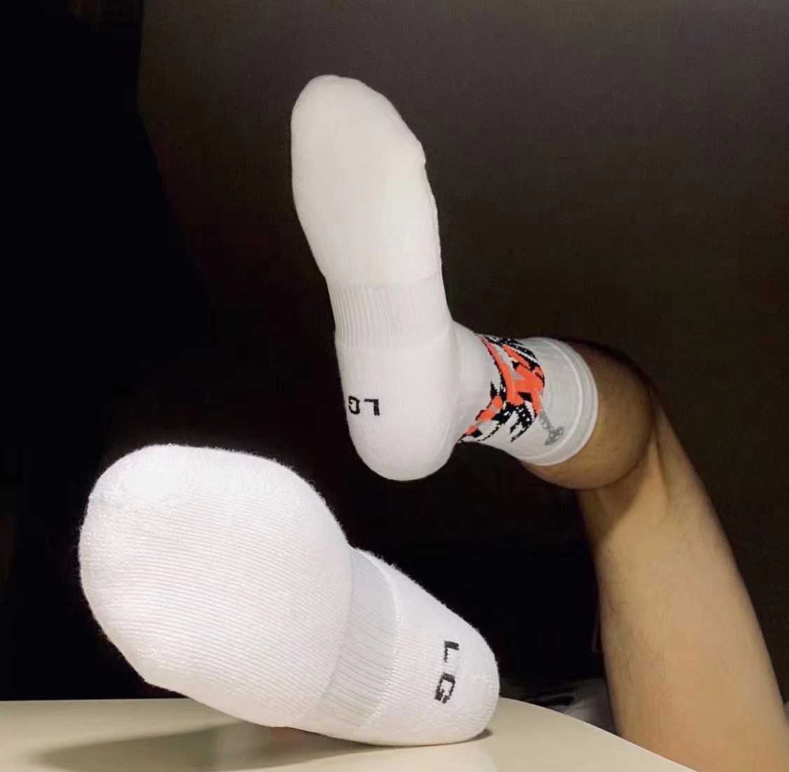 小鲜肉白袜子