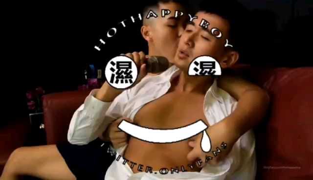 KTV内与朋友叫的服务员