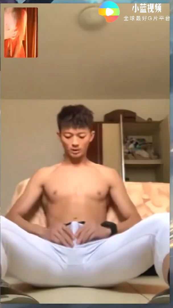 调教勾引小帅哥自慰射出。