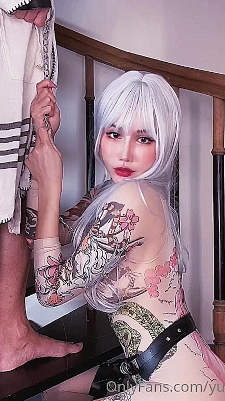 【辛尤里】土豪订制版外流：蛇蝎女楼道自慰