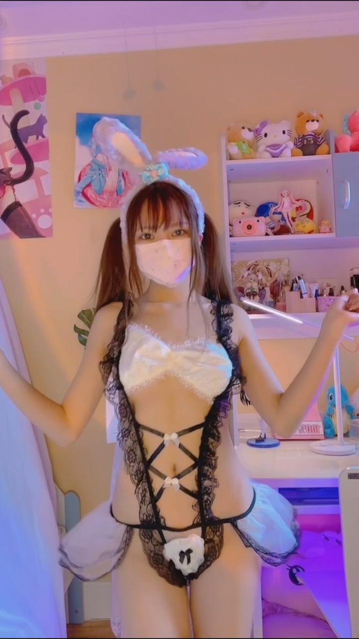 【小狐狸】性感女仆上线了