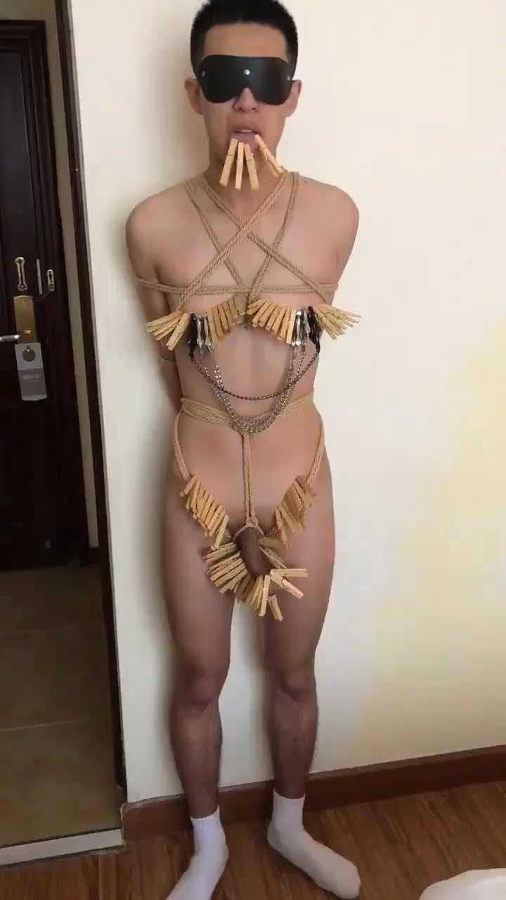 鲜肉刑奴等待惩罚中