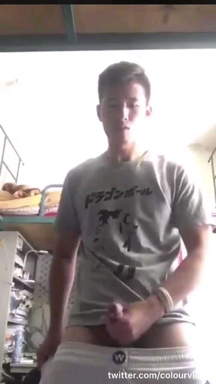 大学生宿舍打飞机喷射