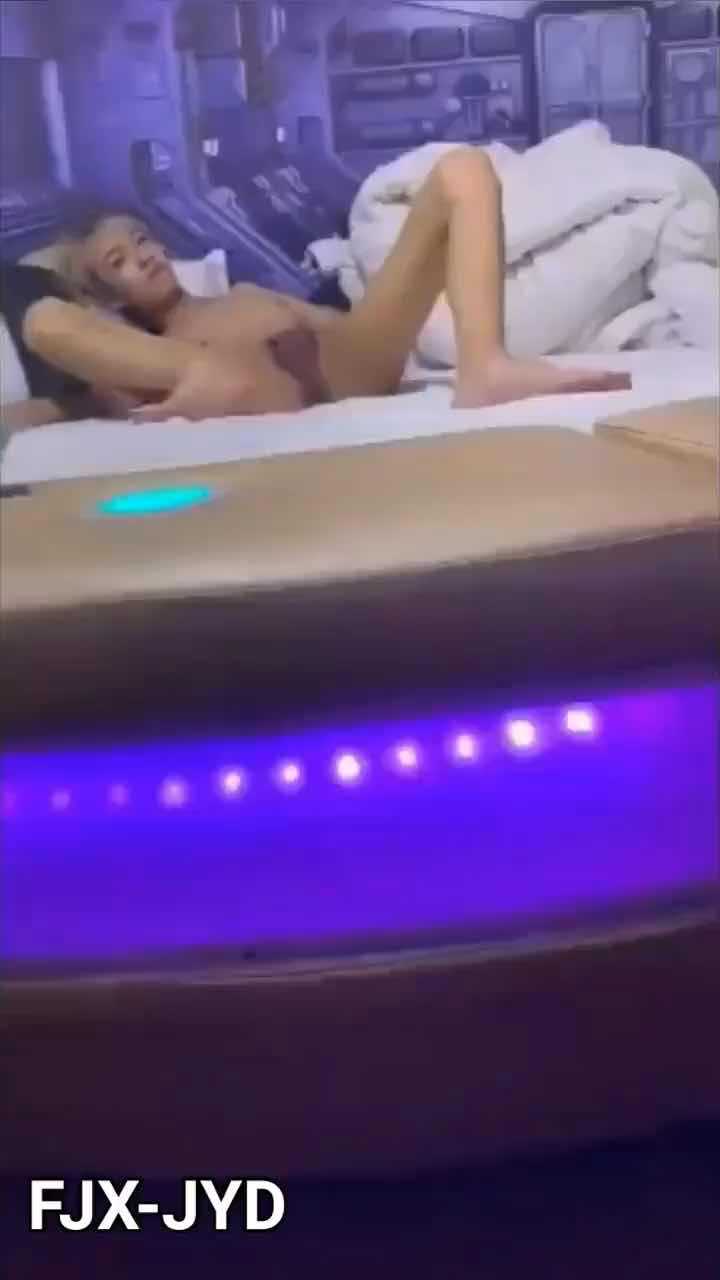 鲜肉情侣在情趣酒店01